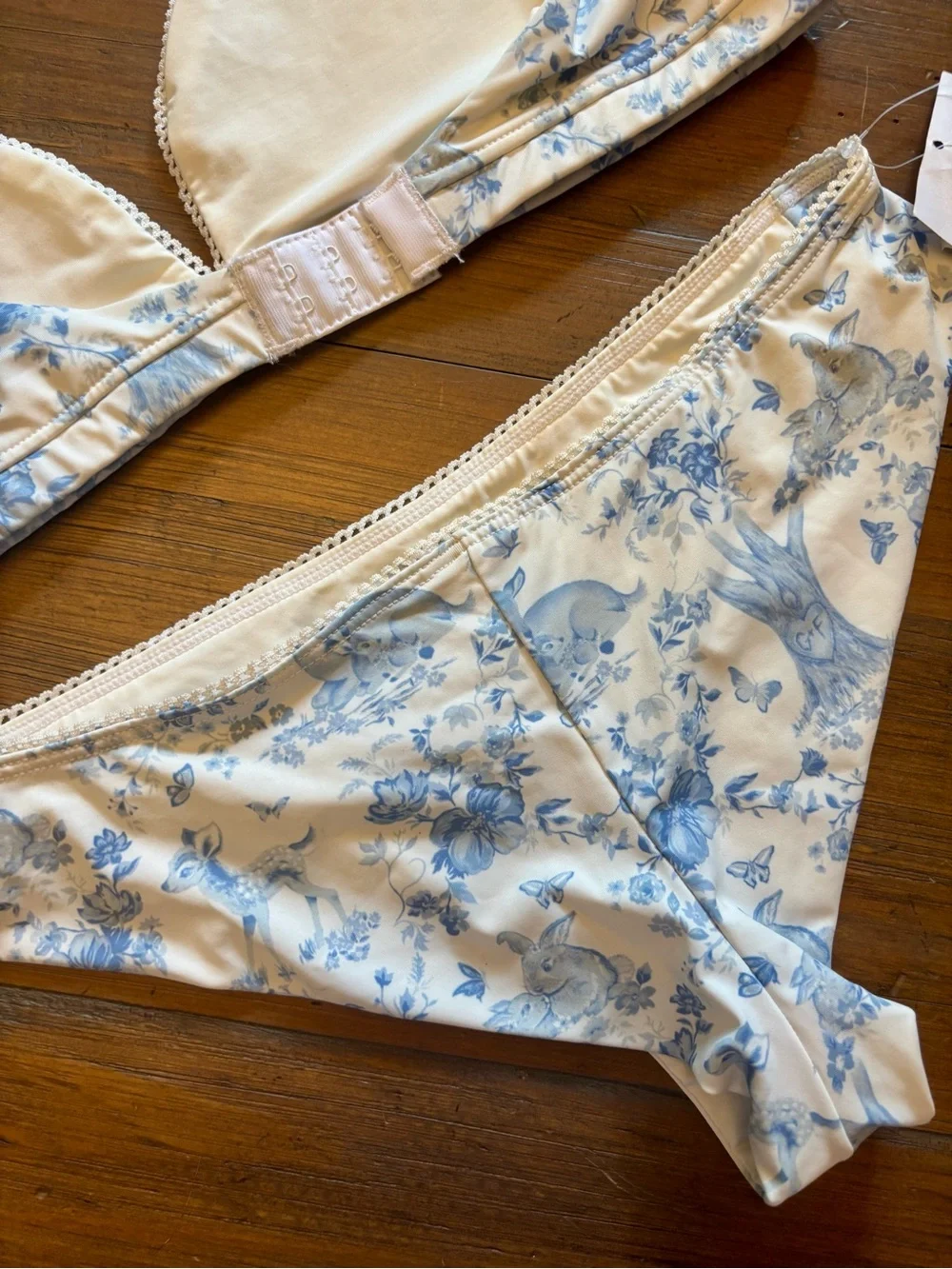 NWT Frankie’s bikinis x Gigi HADID blue toile fawn bikini set